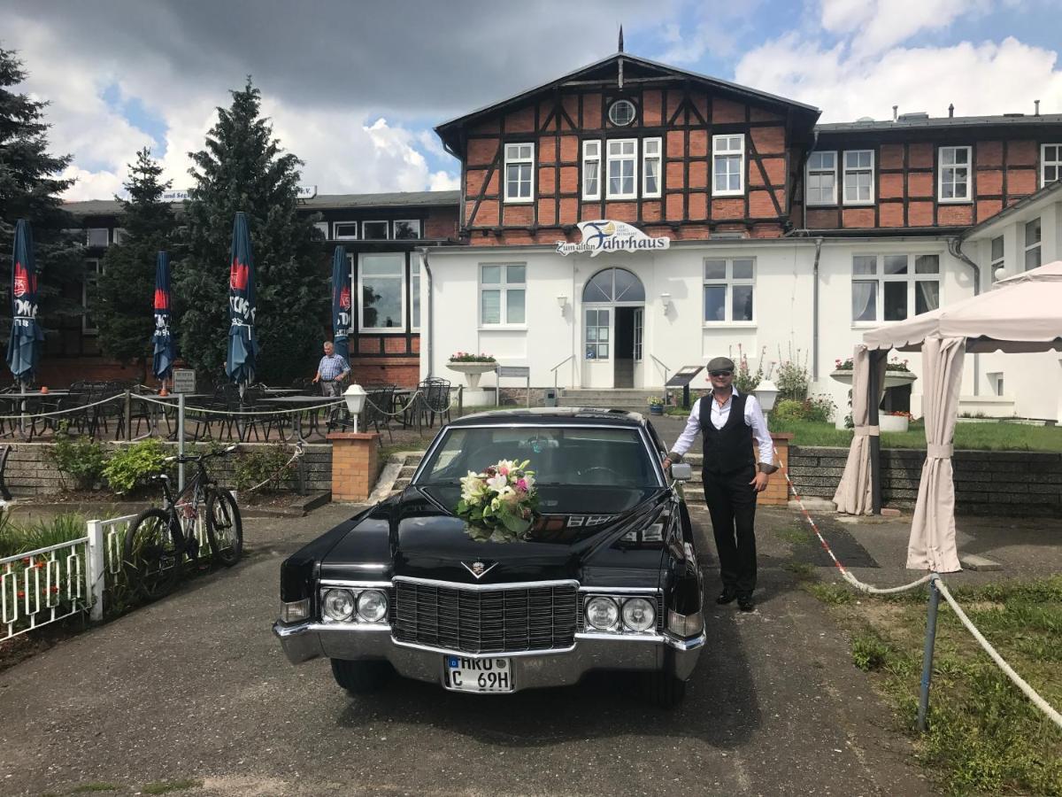Pension Zum Alten Faehrhaus Rostock Exteriör bild