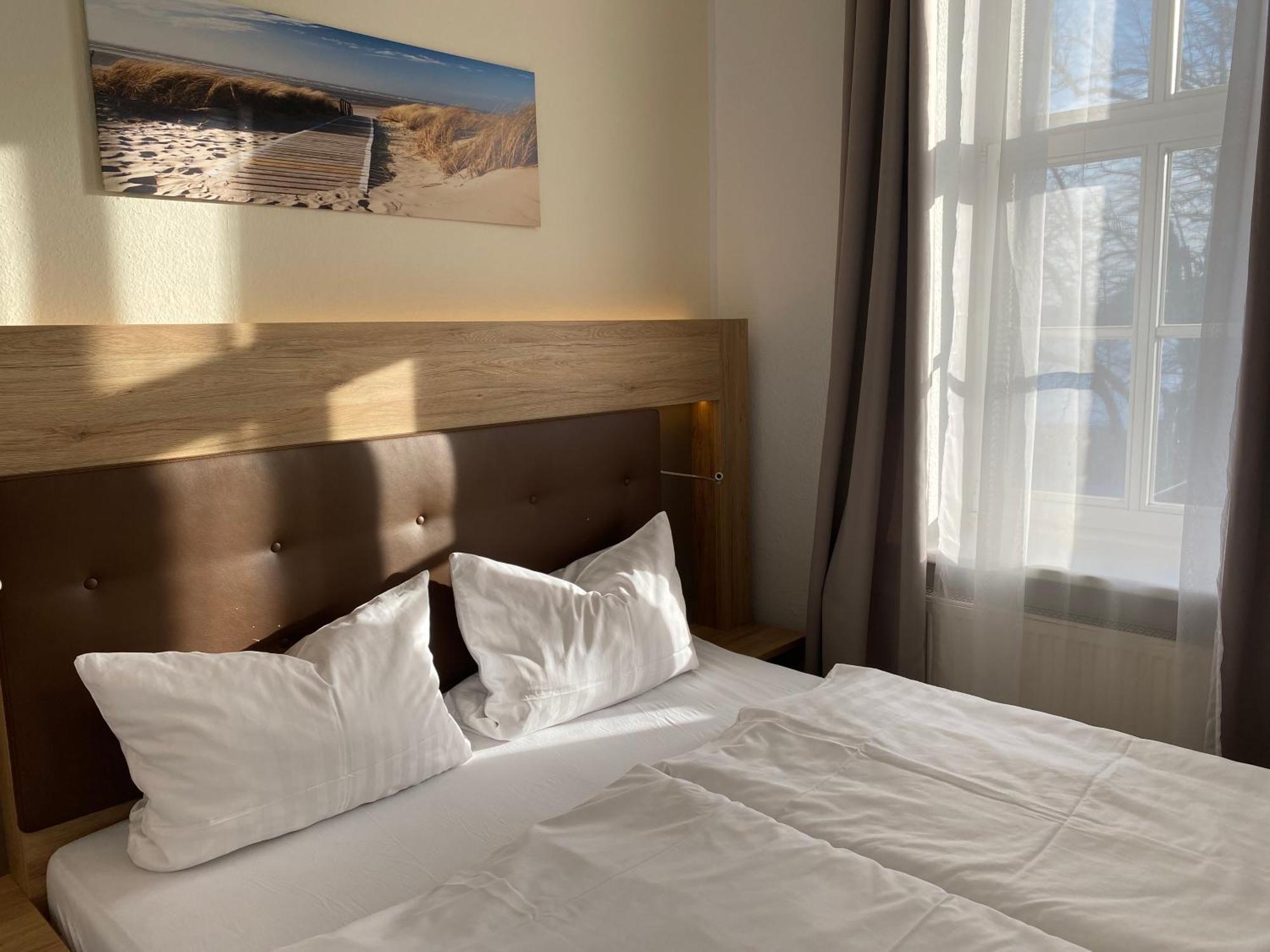 Pension Zum Alten Faehrhaus Rostock Exteriör bild